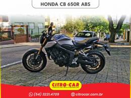 HONDA - CB 650R - 2021/2021 - Prata - R$ 49.500,00