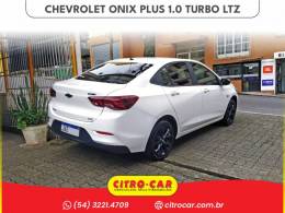 CHEVROLET - ONIX - 2021/2022 - Branca - R$ 81.900,00