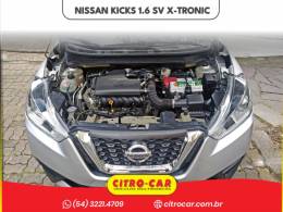 NISSAN - KICKS - 2017/2018 - Prata - R$ 79.900,00