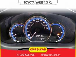 TOYOTA - YARIS - 2019/2019 - Branca - R$ 69.900,00