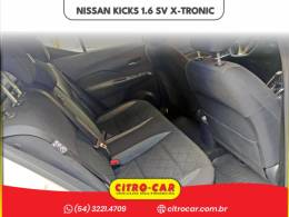NISSAN - KICKS - 2017/2018 - Prata - R$ 79.900,00