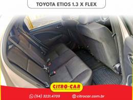 TOYOTA - ETIOS - 2016/2017 - Prata - R$ 54.900,00