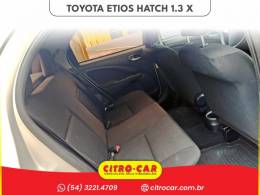 TOYOTA - ETIOS - 2013/2014 - Prata - R$ 41.500,00