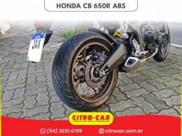 HONDA - CB 650R - 2021/2021 - Prata - R$ 49.500,00